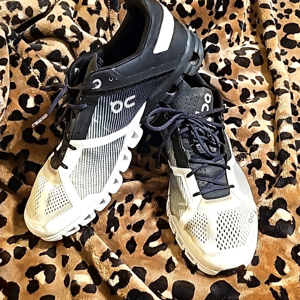 On running Men’s‎ CloudFlow shoes Black White Sz 11